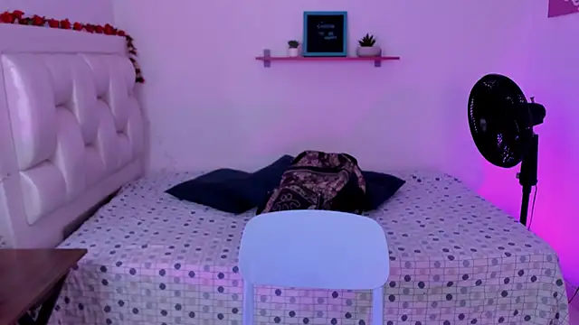 vaalentiino online show from January 2026 10:37:02 PM