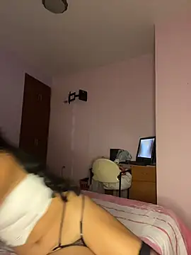  Laurentt  online show from February 2026 02:52:02 AM