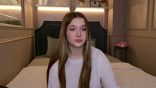 Snapshot of Lina_Sinerz chatting on April 2026 08:35:02 PM Lina Sinerz online show from April 2026 08:35:02 PM