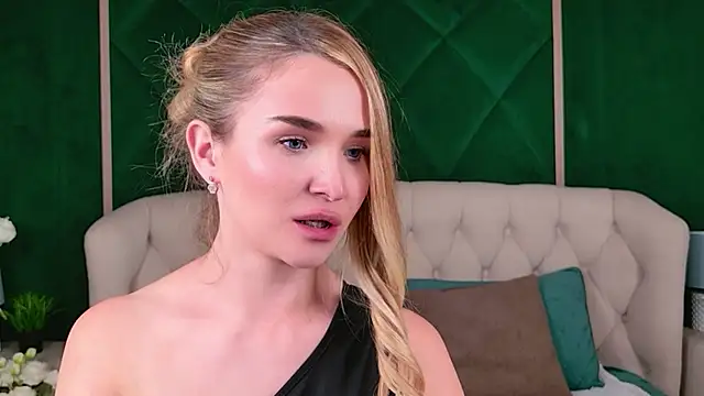 Lina Sinerz online show from July 2026 03:44:01 AM