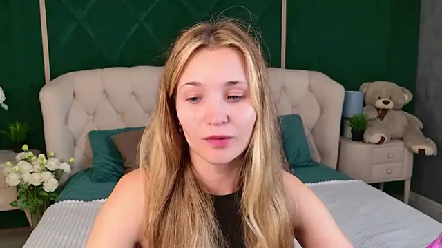 Lina Sinerz online show from July 2026 03:43:01 PM