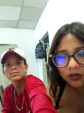 Snapshot of HotNMcouple chatting on December 2025 05:05:01 AM HotNMcouple online show from December 2025 05:05:01 AM