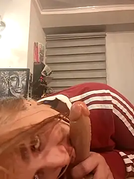 Magenta Moon online show from January 2026 06:05:01 AM