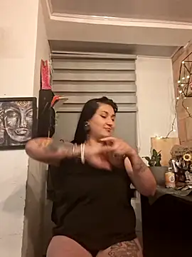 Snapshot of Magenta_Moon chatting on March 2026 11:30:02 PM Magenta Moon online show from March 2026 11:30:02 PM