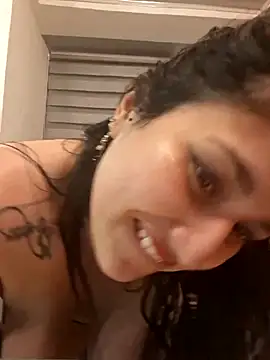 Snapshot of Magenta_Moon chatting on May 2026 01:34:01 AM Magenta Moon online show from May 2026 01:34:01 AM
