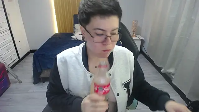 Snapshot of geminis_xxx chatting on April 2026 04:16:01 AM geminis xxx online show from April 2026 04:16:01 AM