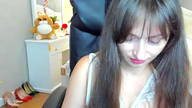 Snapshot of RosiAlina chatting on July 2026 07:23:01 AM RosiAlina online show from July 2026 07:23:01 AM