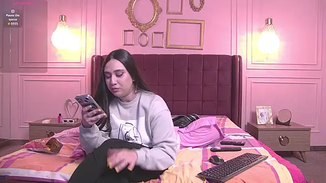 Snapshot of KendallVelvet chatting on March 2026 04:45:01 PM KendallVelvet online show from March 2026 04:45:01 PM