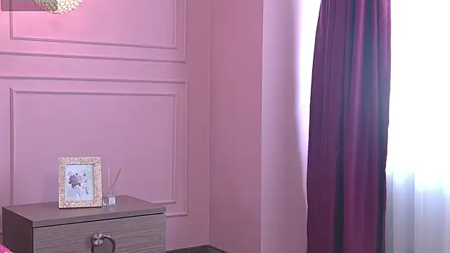 Snapshot of KendallVelvet chatting on April 2026 12:29:02 PM KendallVelvet online show from April 2026 12:29:02 PM