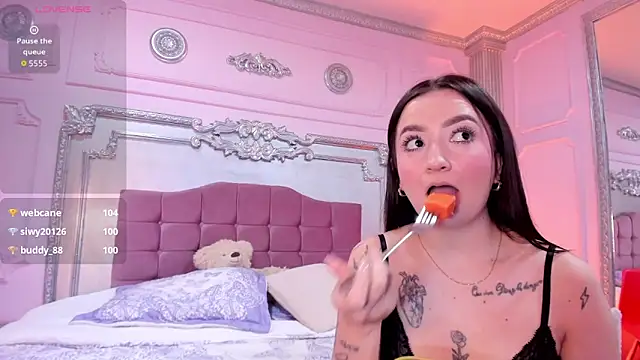 Snapshot of Sabrina_Cutte chatting on March 2026 04:01:01 PM Sabrina Cutte online show from March 2026 04:01:01 PM