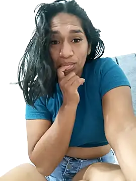 Hoottnini33 online show from December 2025 01:42:01 PM