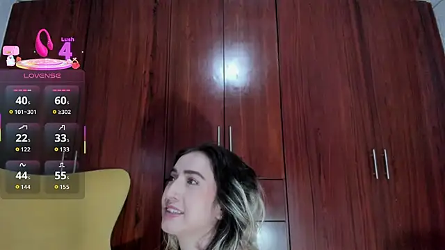 Snapshot of carly_grasso chatting on November 2025 10:19:02 PM carly grasso online show from November 2025 10:19:02 PM