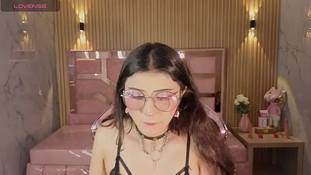 miss devil s online show from April 2026 03:12:01 AM