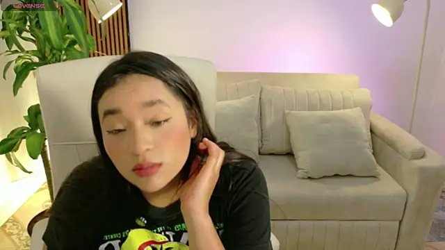 Snapshot of IAM__ZARA chatting on April 2026 09:43:01 PM IAM ZARA online show from April 2026 09:43:01 PM