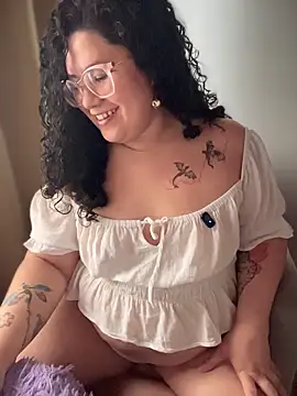 Snapshot of VanesssaMilf_ chatting on December 2025 04:33:01 PM VanesssaMilf online show from December 2025 04:33:01 PM