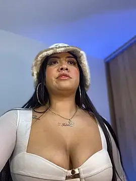 Snapshot of yeniffer_valens chatting on December 2025 07:58:02 AM yeniffer valens online show from December 2025 07:58:02 AM