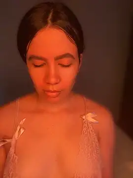 Snapshot of ValentinaEliot chatting on April 2026 01:04:01 AM ValentinaEliot online show from April 2026 01:04:01 AM