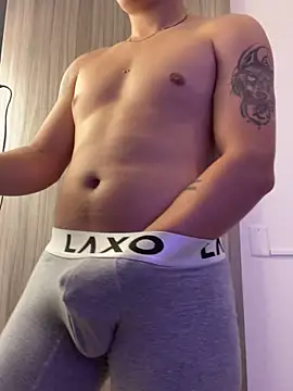 Snapshot of Goldenknight33 chatting on April 2026 01:38:01 PM Goldenknight33 online show from April 2026 01:38:01 PM