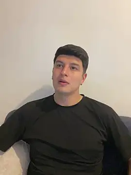 Snapshot of Goldenknight33 chatting on April 2026 09:06:02 PM Goldenknight33 online show from April 2026 09:06:02 PM