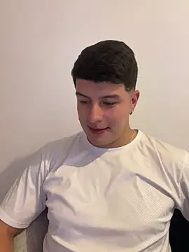 Snapshot of Goldenknight33 chatting on April 2026 09:06:02 PM Goldenknight33 online show from April 2026 09:06:02 PM