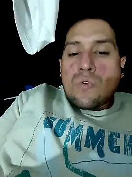 Snapshot of DarkOnebaki- chatting on April 2026 06:07:02 AM DarkOnebaki- online show from April 2026 06:07:02 AM