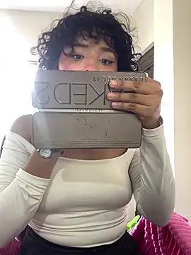 ladulcemary  online show from April 2026 07:40:02 PM