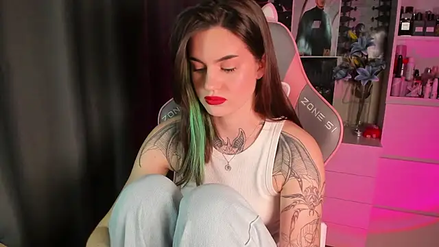 Snapshot of NikkieKitty chatting on March 2026 01:48:02 PM NikkieKitty online show from March 2026 01:48:02 PM