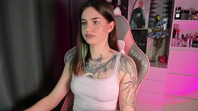 Snapshot of NikkieKitty chatting on March 2026 04:10:02 PM NikkieKitty online show from March 2026 04:10:02 PM