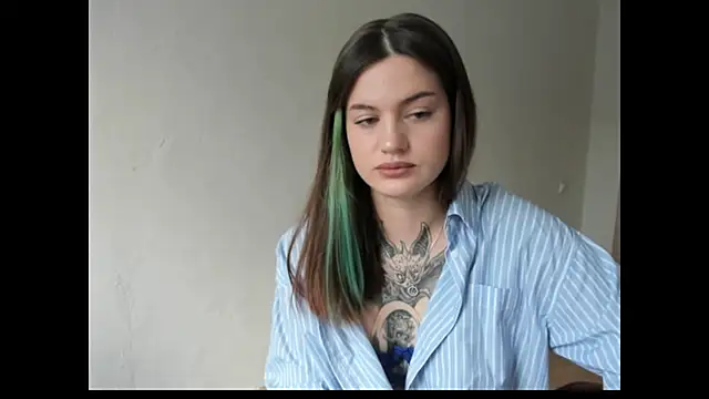 Snapshot of NikkieKitty chatting on April 2026 01:44:02 PM NikkieKitty online show from April 2026 01:44:02 PM