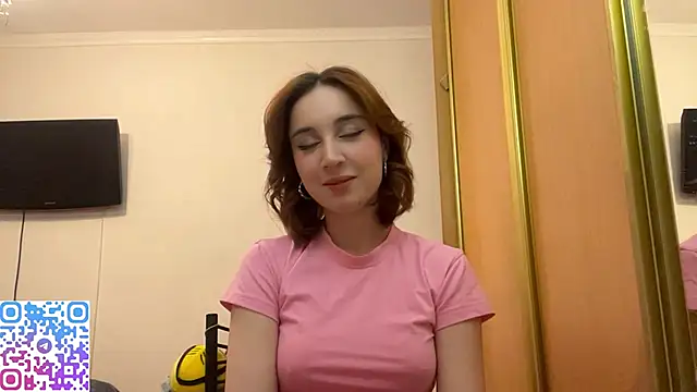 Snapshot of StacieLaudadio chatting on December 2025 02:10:02 PM StacieLaudadio online show from December 2025 02:10:02 PM