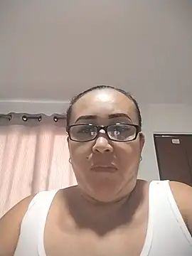Nini Love  online show from June 2026 02:01:01 PM