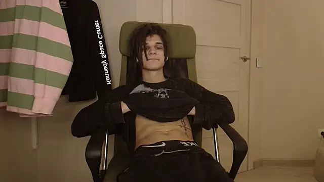 Snapshot of PeachTree chatting on March 2026 07:13:02 PM PeachTree online show from March 2026 07:13:02 PM