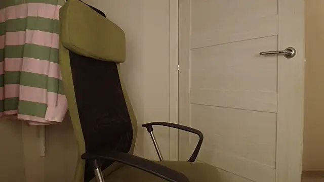 Snapshot of PeachTree chatting on March 2026 06:53:01 PM PeachTree online show from March 2026 06:53:01 PM