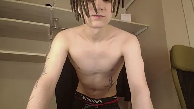 Snapshot of PeachTree chatting on April 2026 11:02:01 PM PeachTree online show from April 2026 11:02:01 PM