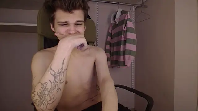 Snapshot of PeachTree chatting on April 2026 04:12:01 PM PeachTree online show from April 2026 04:12:01 PM