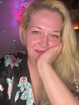 JenniferCarmen online show from January 2026 04:43:02 PM