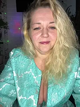 JenniferCarmen online show from April 2026 11:42:01 PM