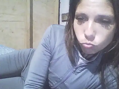 Snapshot of FridahBeli chatting on April 2026 06:00:02 AM FridahBeli online show from April 2026 06:00:02 AM