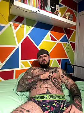 Snapshot of trans_man_and_his_dom chatting on December 2025 02:12:02 PM trans man and his dom online show from December 2025 02:12:02 PM