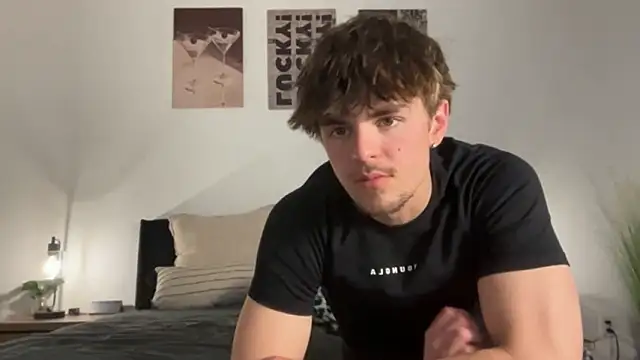 KiraSkys online show from March 2026 11:52:02 PM