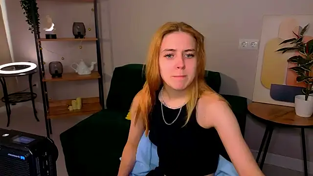 Snapshot of Bella_xBaby chatting on March 2026 01:50:02 PM Bella xBaby online show from March 2026 01:50:02 PM