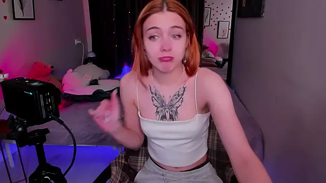 Snapshot of Bella_xBaby chatting on March 2026 11:02:02 AM Bella xBaby online show from March 2026 11:02:02 AM