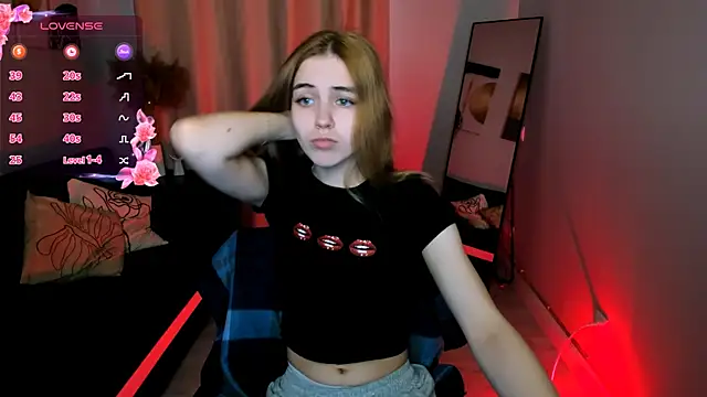 Snapshot of Bella_xBaby chatting on April 2026 01:50:02 PM Bella xBaby online show from April 2026 01:50:02 PM