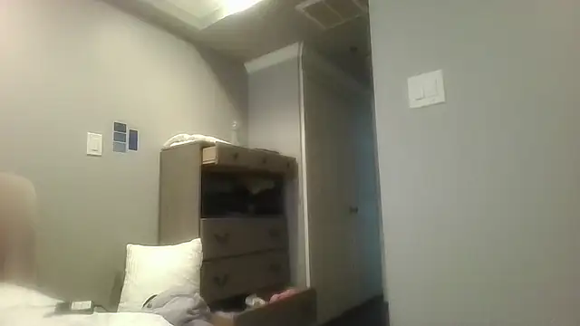 Snapshot of BeefyNcloudy chatting on December 2025 04:11:01 PM BeefyNcloudy online show from December 2025 04:11:01 PM