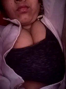 Snapshot of pihuu1313 chatting on April 2026 05:18:01 PM pihuu1313 online show from April 2026 05:18:01 PM