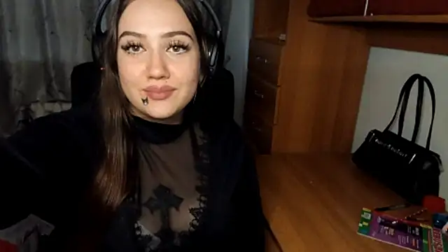 Snapshot of GerriPepperman chatting on December 2025 11:38:02 AM GerriPepperman online show from December 2025 11:38:02 AM