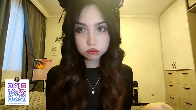 Snapshot of Qwami_Amie chatting on December 2025 05:38:02 AM Qwami Amie online show from December 2025 05:38:02 AM