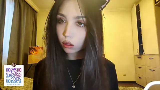 Snapshot of Qwami_Amie chatting on January 2026 06:26:02 AM Qwami Amie online show from January 2026 06:26:02 AM