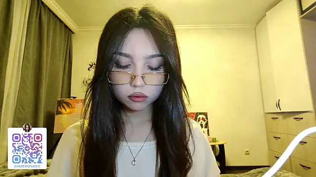 Snapshot of Qwami_Amie chatting on January 2026 03:52:02 AM Qwami Amie online show from January 2026 03:52:02 AM