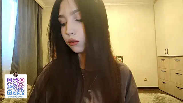 Snapshot of Qwami_Amie chatting on February 2026 10:14:02 AM Qwami Amie online show from February 2026 10:14:02 AM